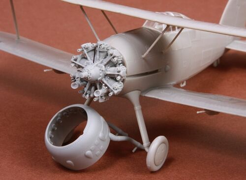 Gloster Gladiator engine & cowling set - Image 1