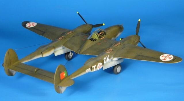 P-38G Lightning model do sklejania RS Models 92280