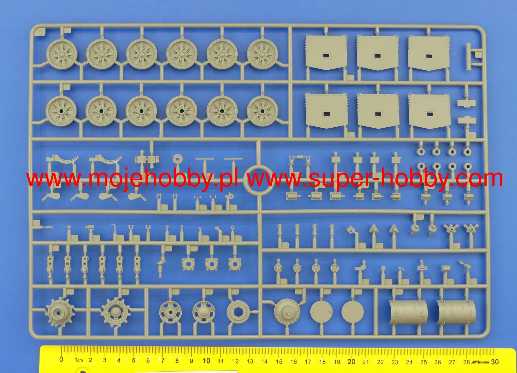 ブレードランナー 大型ポスター2種 フレーム付き Niemiecki czołg Leopard 2 A5/A6 model w skali 1-35 - Modeledo.pl