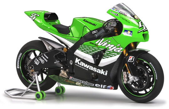 KAWASAKI Ninja ZX 14R motocykl model 1:18 Maisto > Maisto