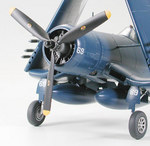 f4u1.jpg